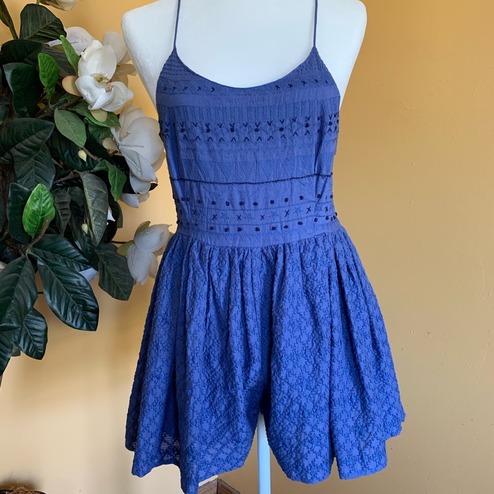 Kimchi blue NWOT Urban Outfitters Blue Embroidered Bunny Romper Size 2.